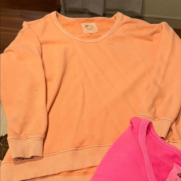 Aerie sweatshirt pair - Picture 2 of 7